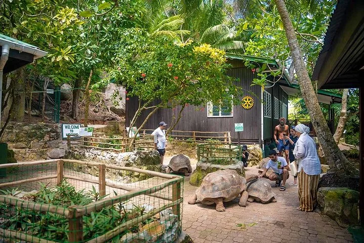 Parque marinho de Sainte Anne e ilha Moyenne